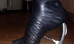 人皮高跟鞋短视频,惊悚短视频背后的神秘传说